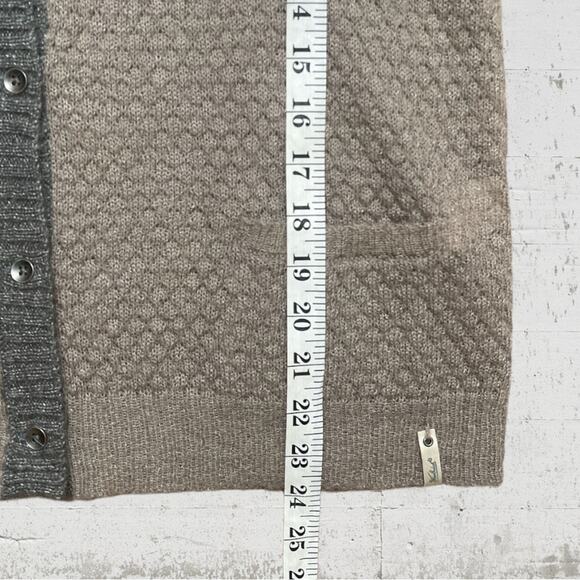 Woolrich Crewneck Cardigan Wool Mohair Blend  Sweater Size Medium - Picture 11 of 11